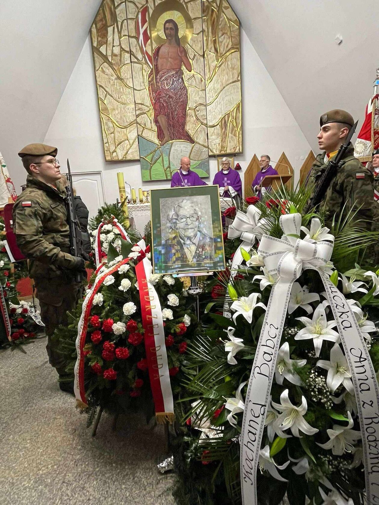  Uroczystości pogrzebowe Marianny Krasnodębskiej (zdjęcie 2) - Autor: DW