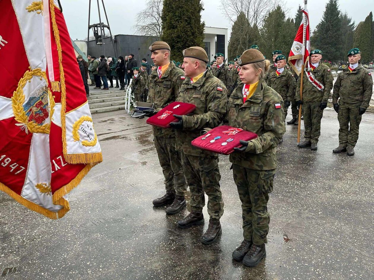  Uroczystości pogrzebowe Marianny Krasnodębskiej (zdjęcie 3) - Autor: DW