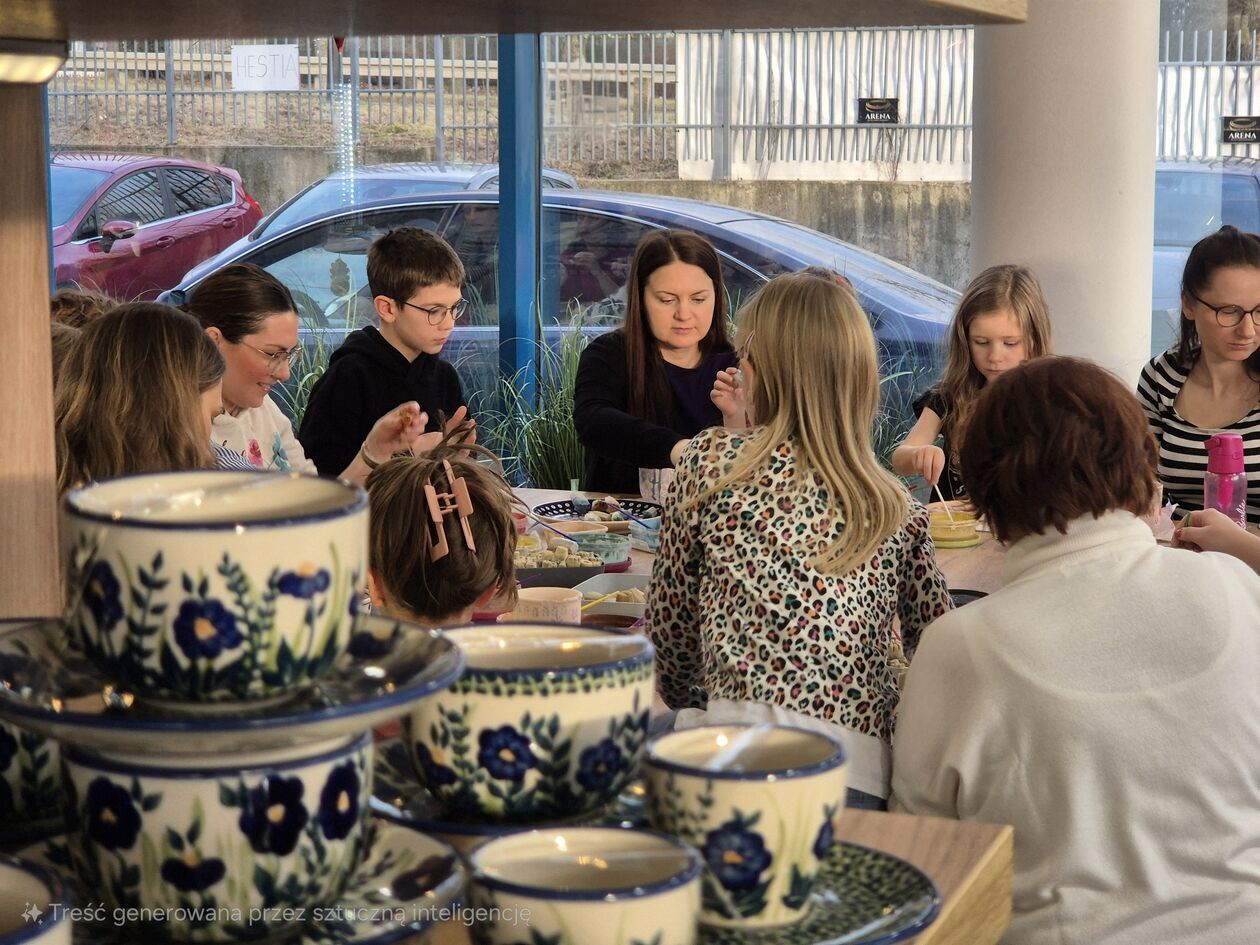  Rodzinne warsztaty ceramiczne w Manufakturze Bolesławiec (zdjęcie 30) - Autor: DW 