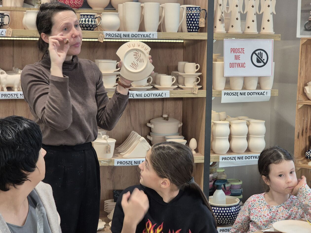  Rodzinne warsztaty ceramiczne w Manufakturze Bolesławiec (zdjęcie 14) - Autor: DW 