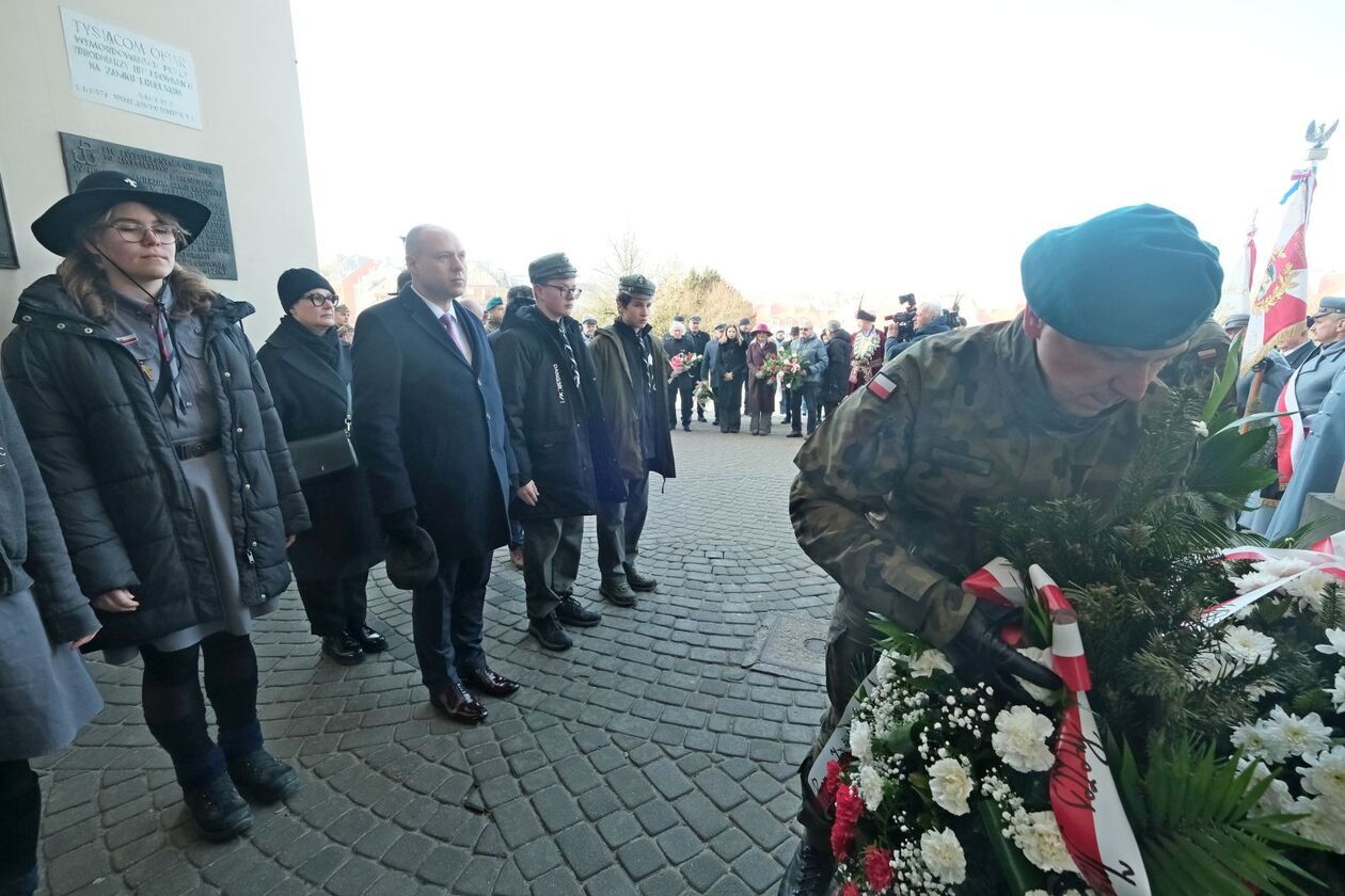  Narodowy Dzień Pamięci Żołnierzy Wyklętych w Lublinie: składamy kwiaty przy pomnikach (zdjęcie 21) - Autor: DW