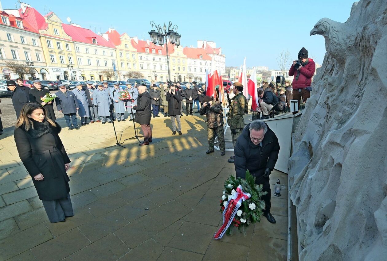  Narodowy Dzień Pamięci Żołnierzy Wyklętych w Lublinie: składamy kwiaty przy pomnikach (zdjęcie 36) - Autor: DW