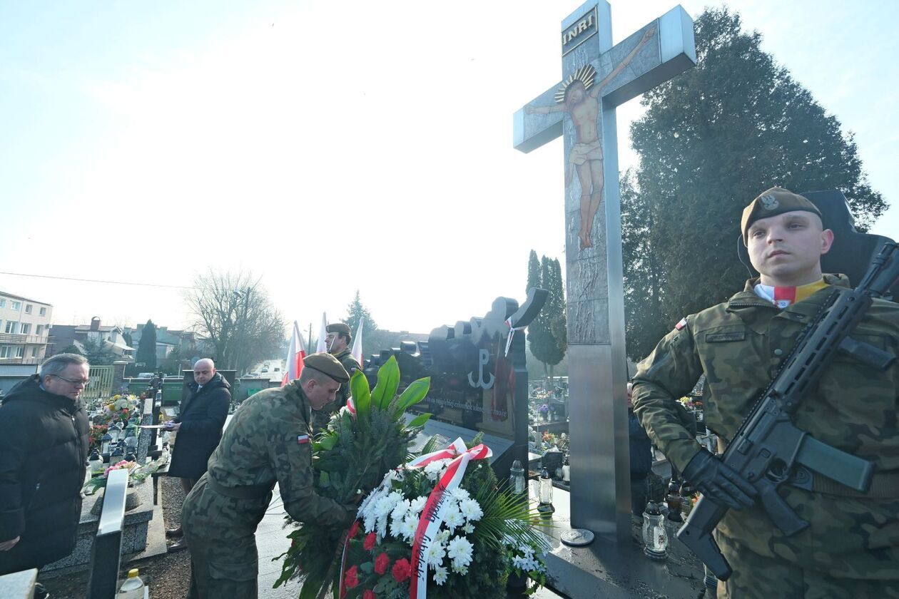  Narodowy Dzień Pamięci Żołnierzy Wyklętych w Lublinie: składamy kwiaty przy pomnikach (zdjęcie 1) - Autor: DW