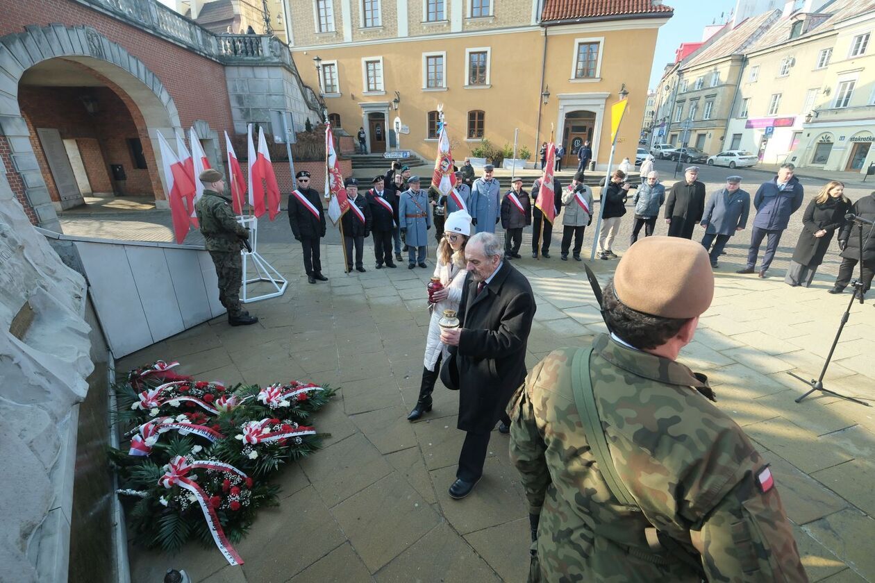  Narodowy Dzień Pamięci Żołnierzy Wyklętych w Lublinie: składamy kwiaty przy pomnikach (zdjęcie 42) - Autor: DW