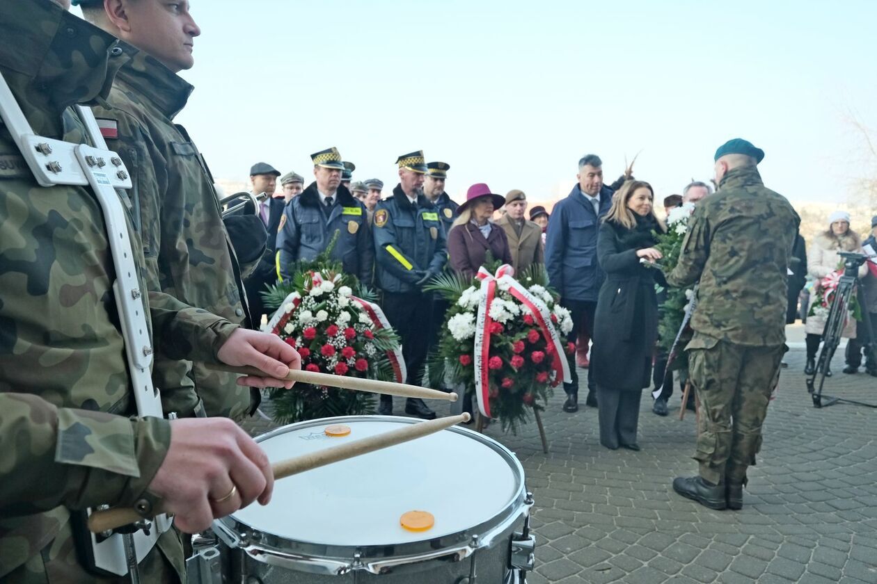  Narodowy Dzień Pamięci Żołnierzy Wyklętych w Lublinie: składamy kwiaty przy pomnikach (zdjęcie 14) - Autor: DW