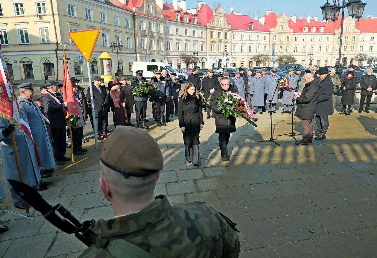  Narodowy Dzień Pamięci Żołnierzy Wyklętych w Lublinie: składamy kwiaty przy pomnikach (zdjęcie 35) - Autor: DW