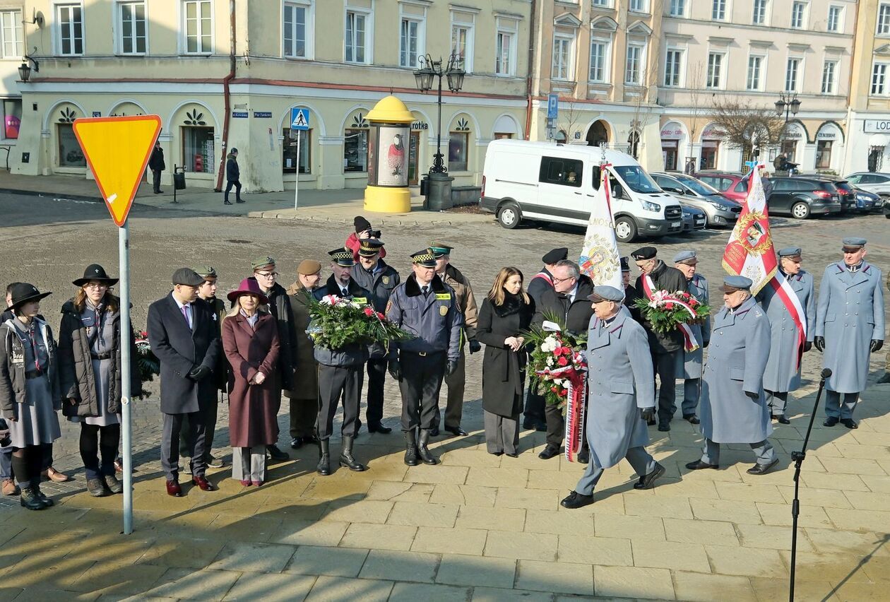  Narodowy Dzień Pamięci Żołnierzy Wyklętych w Lublinie: składamy kwiaty przy pomnikach (zdjęcie 34) - Autor: DW