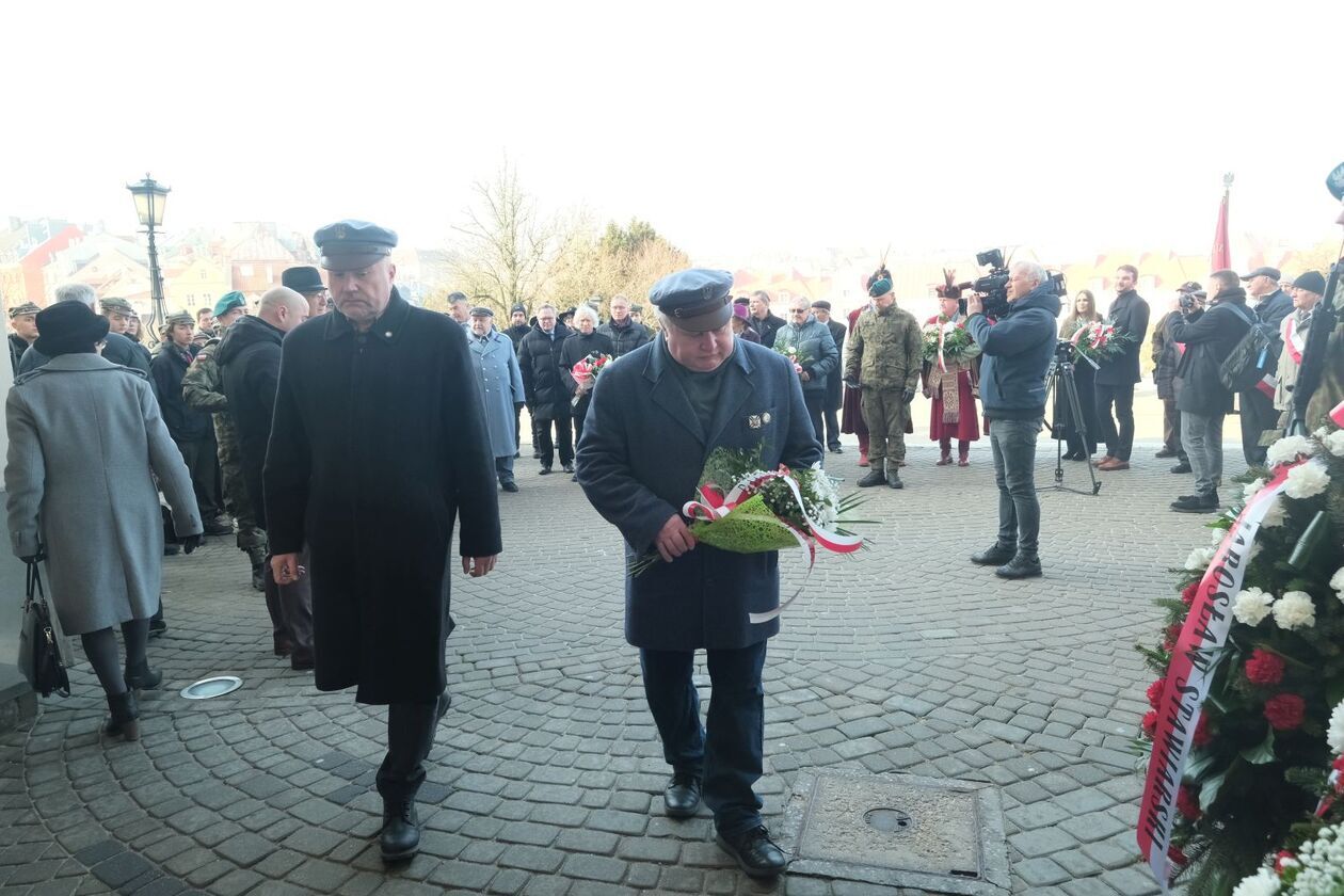  Narodowy Dzień Pamięci Żołnierzy Wyklętych w Lublinie: składamy kwiaty przy pomnikach (zdjęcie 24) - Autor: DW