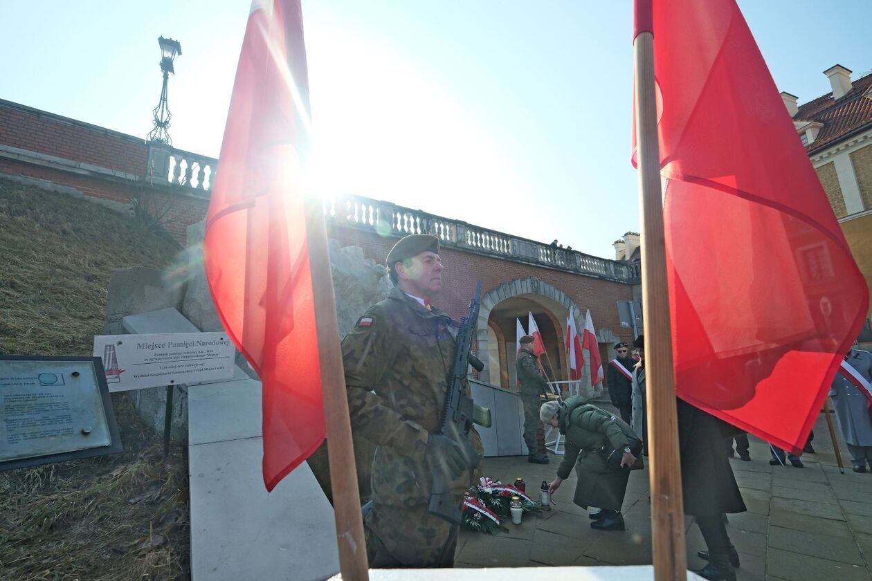  Narodowy Dzień Pamięci Żołnierzy Wyklętych w Lublinie: składamy kwiaty przy pomnikach (zdjęcie 43) - Autor: DW