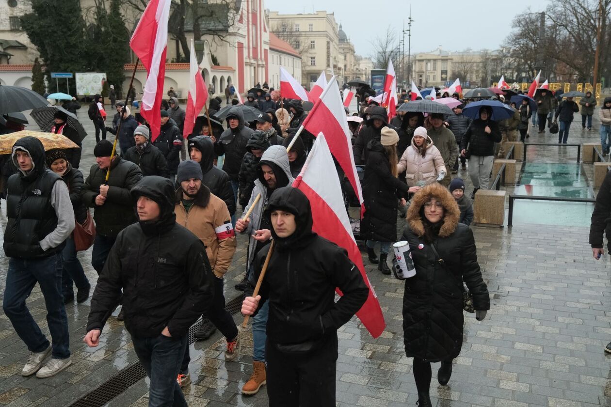  Marsz Pamięci Żołnierzy Wyklętych w Lublinie (zdjęcie 40) - Autor: DW