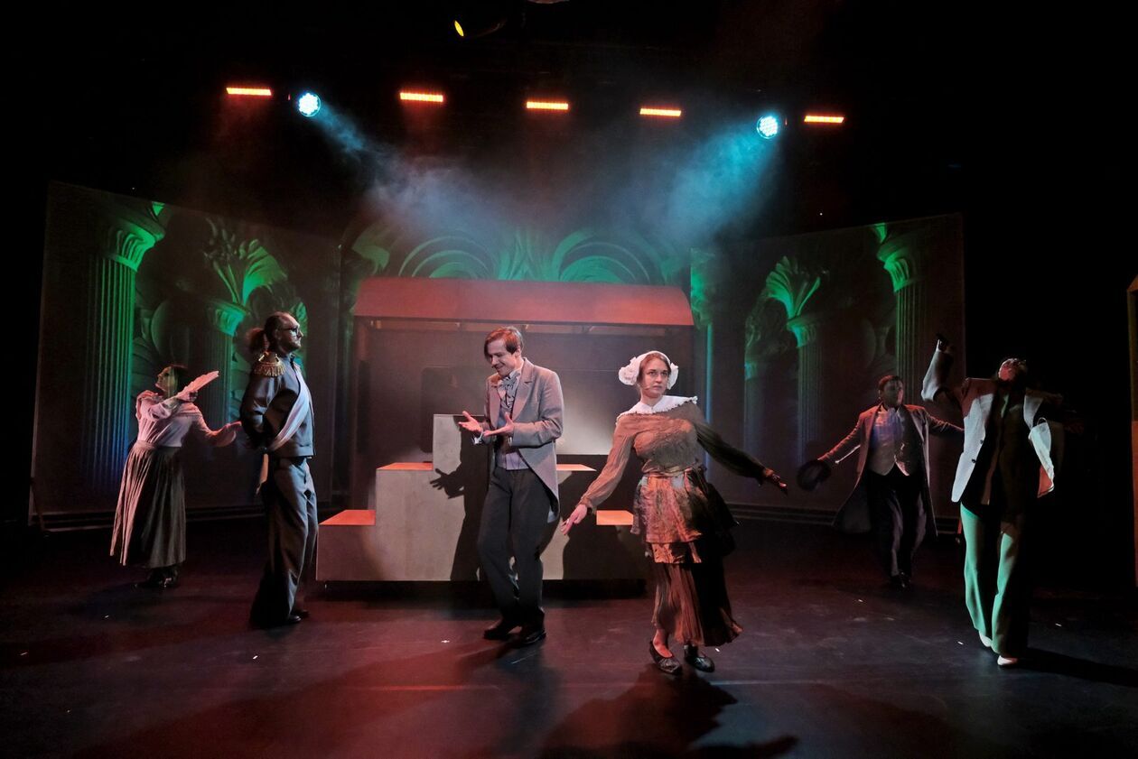  W Teatrze Andersena premiera spektaklu pt Ostatnia podróż Andersena  (zdjęcie 27) - Autor: DW