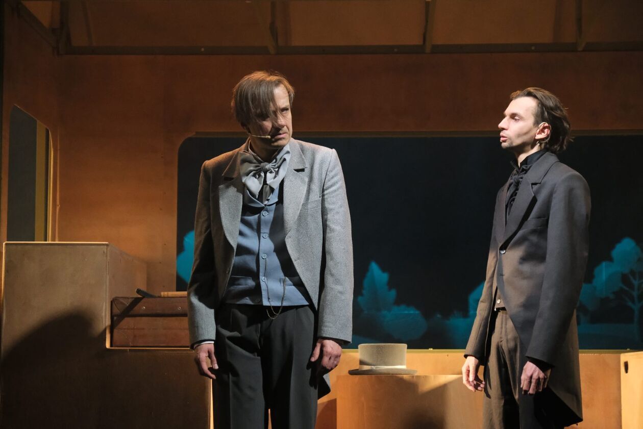  W Teatrze Andersena premiera spektaklu pt Ostatnia podróż Andersena  (zdjęcie 10) - Autor: DW