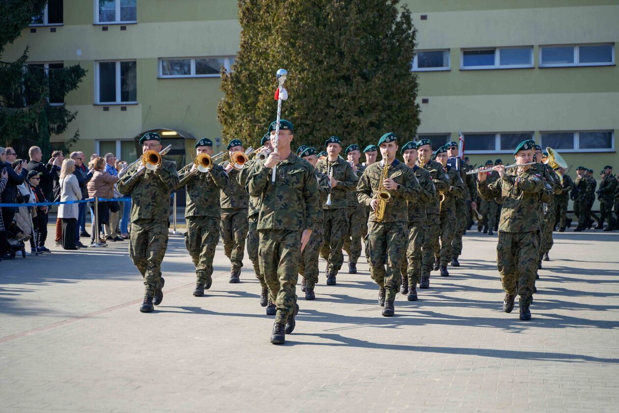  Wojskowa przysięga w Lublinie i Chełmie (zdjęcie 19) - Autor: 19 LBZ