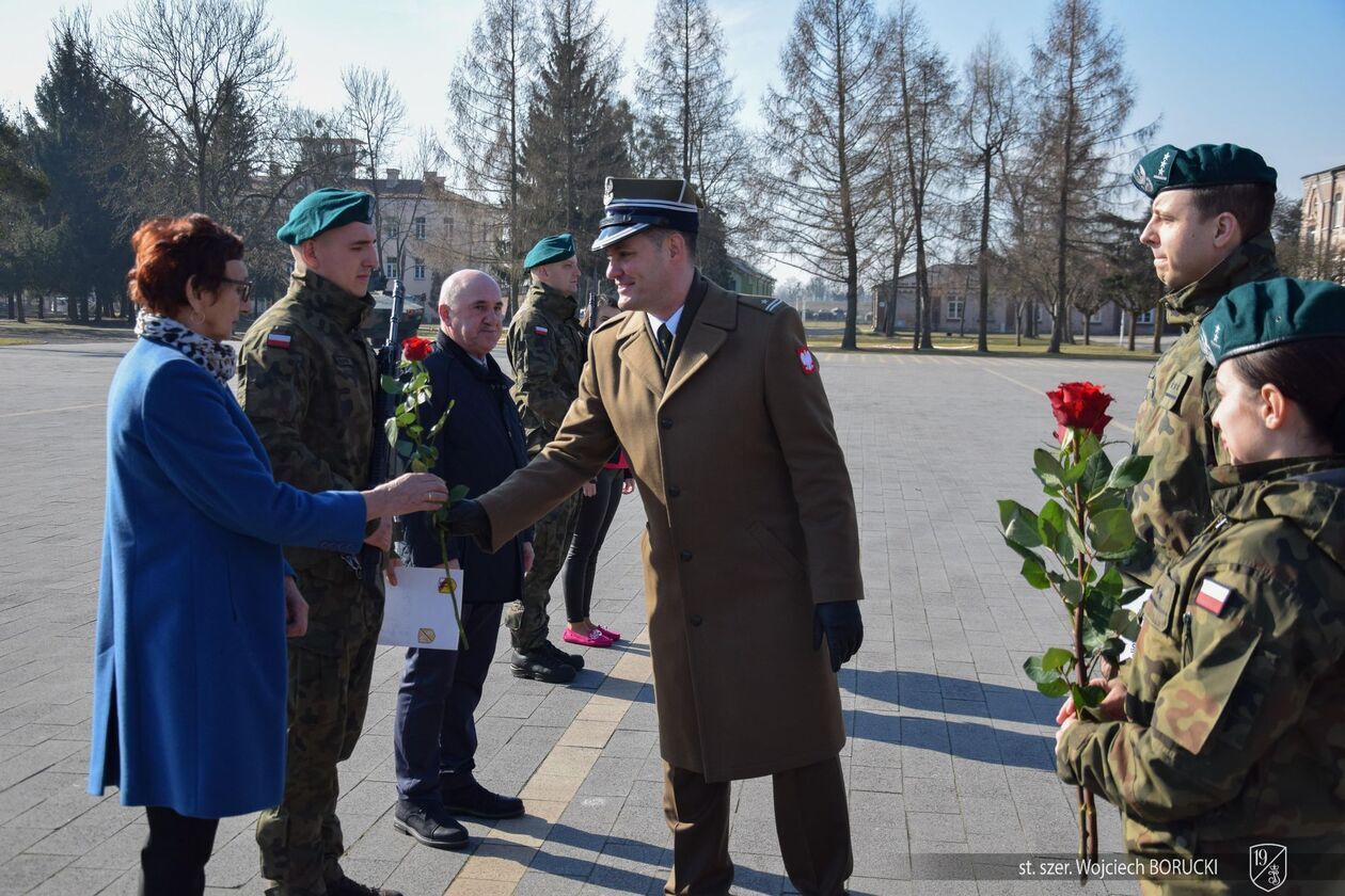  Wojskowa przysięga w Lublinie i Chełmie (zdjęcie 6) - Autor: 19 LBZ