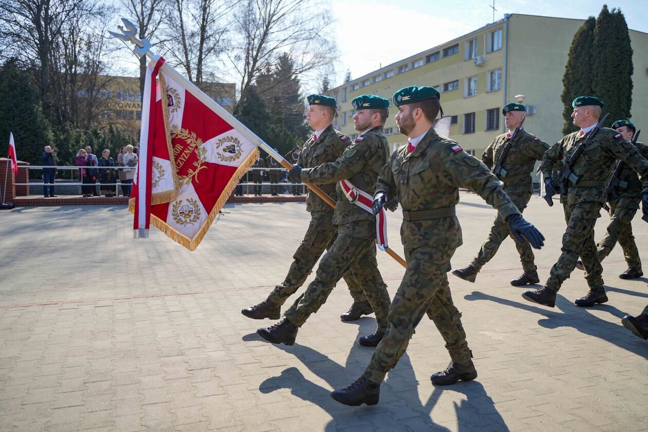  Wojskowa przysięga w Lublinie i Chełmie (zdjęcie 4) - Autor: 19 LBZ