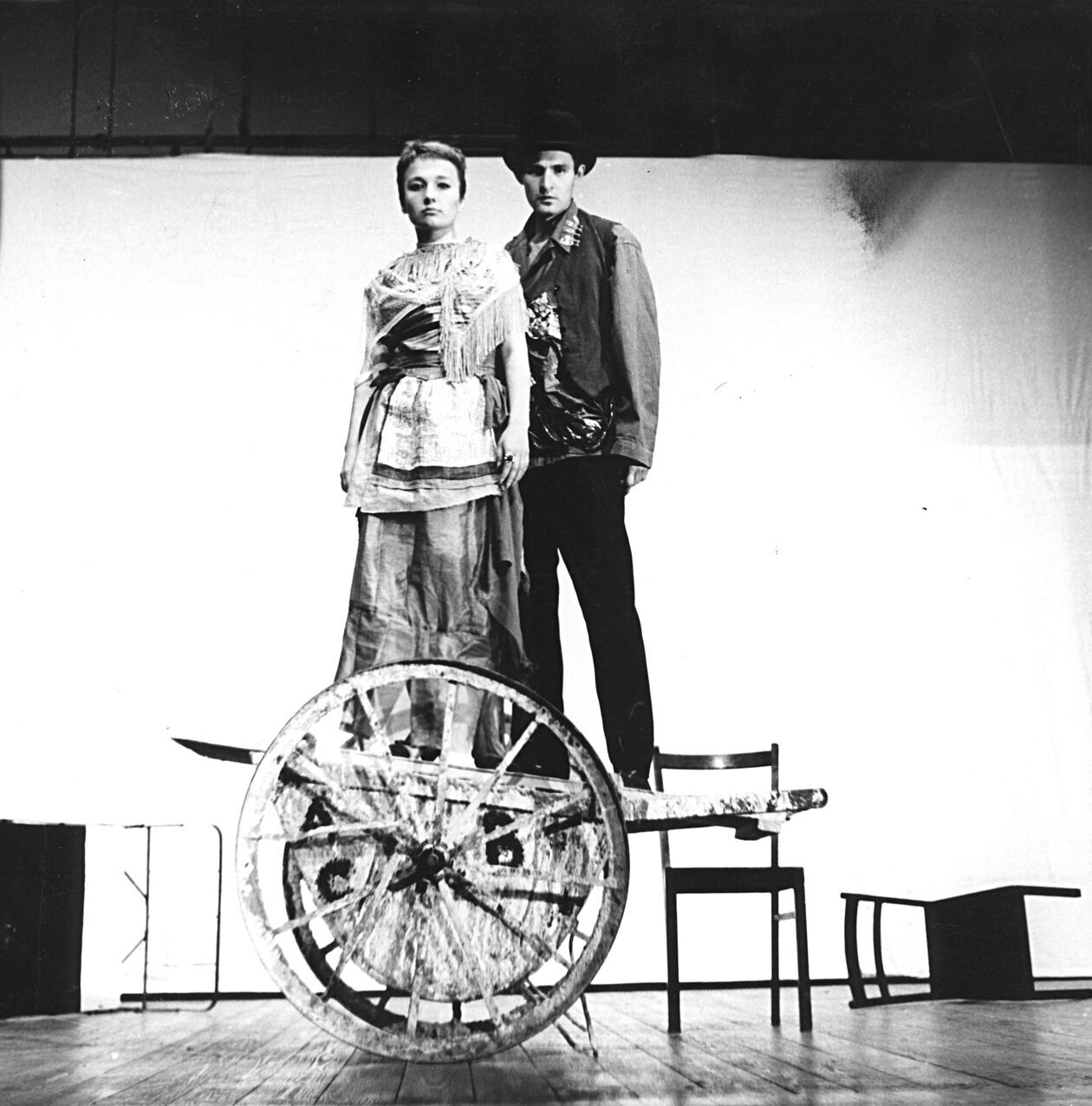  <p>Teatr Gong 2 "Pieśni i songi Pana Brechta" 1966 r.</p>