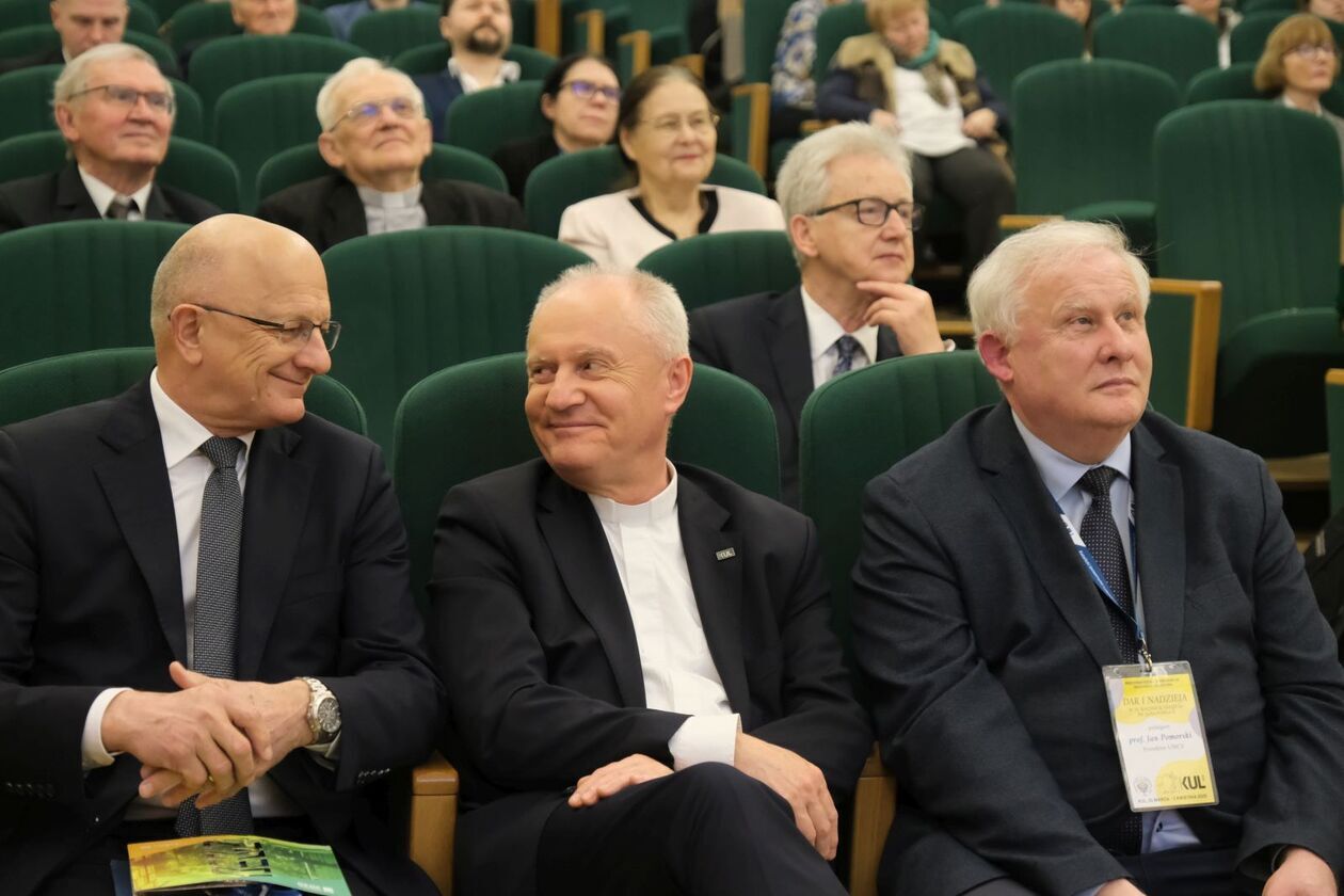  Sesja na KUL w 20 rocznicę śmierci papieża Jana Pawła II (zdjęcie 5) - Autor: DW