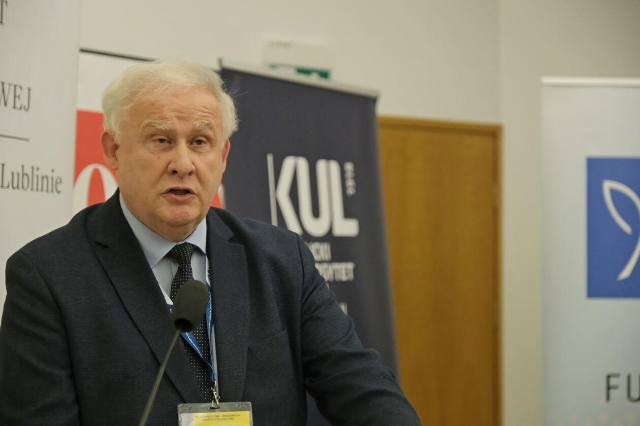  Sesja na KUL w 20 rocznicę śmierci papieża Jana Pawła II (zdjęcie 11) - Autor: DW