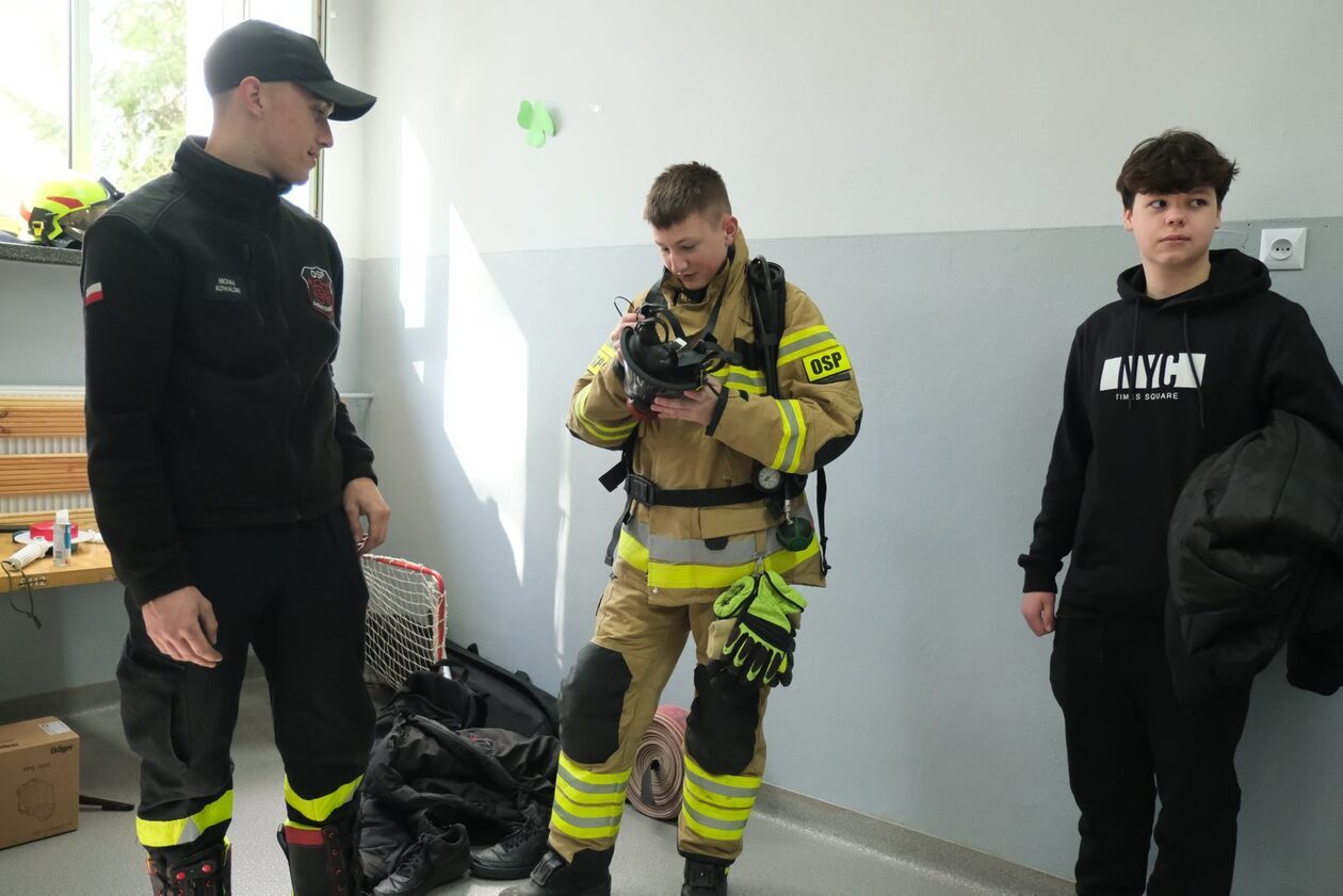  Dzień Otwarty i Dzień Kariery Zawodów Przyszłości ZSChiPS (zdjęcie 57) - Autor: DW
