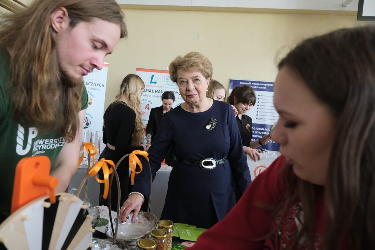  Dzień Otwarty i Dzień Kariery Zawodów Przyszłości ZSChiPS (zdjęcie 50) - Autor: DW