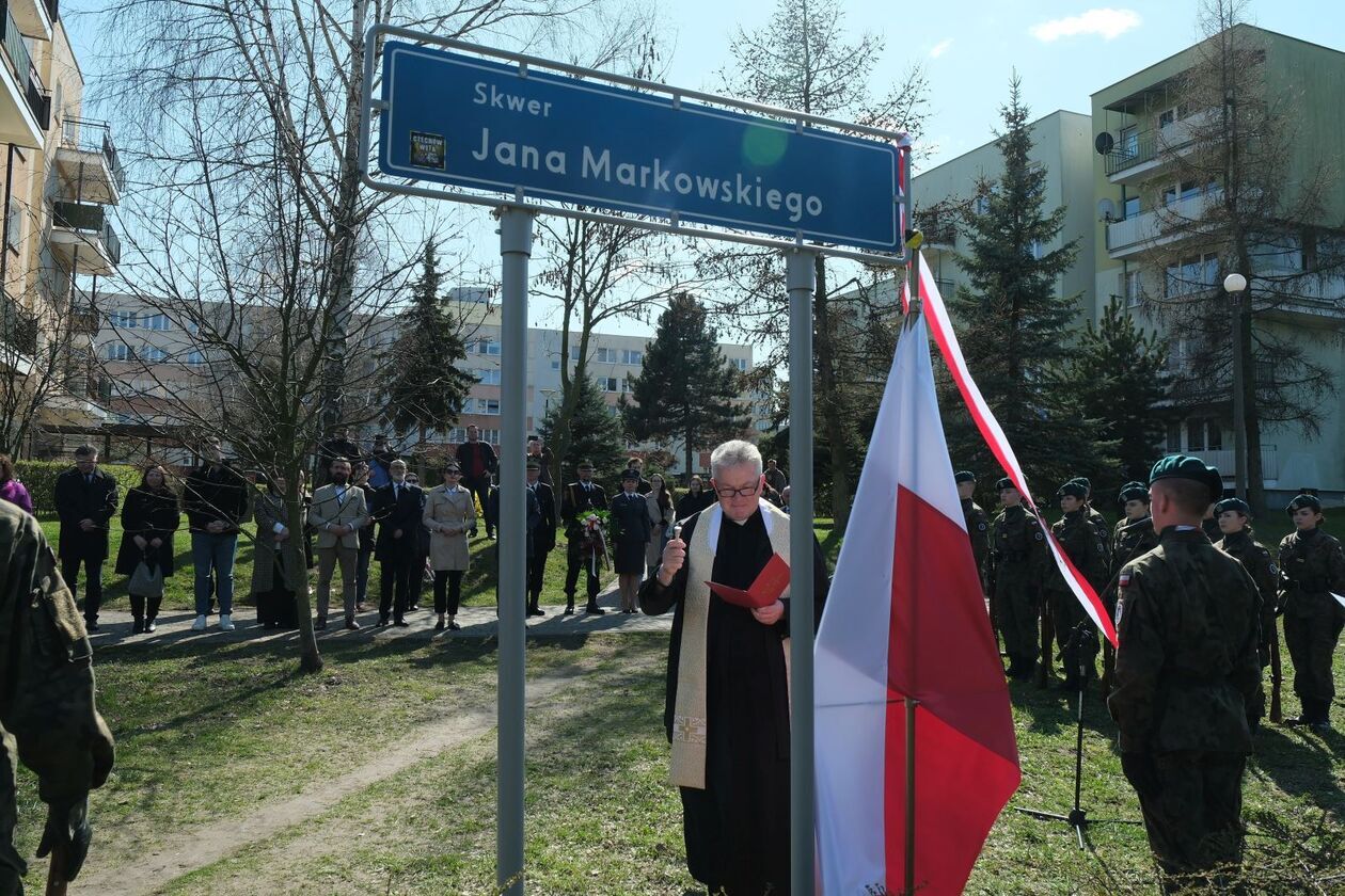  Odsłonięcie tablicy z nazwą skweru im. Jana Markowskiego –  kompozytora i pianisty z Lublina (zdjęcie 11) - Autor: DW