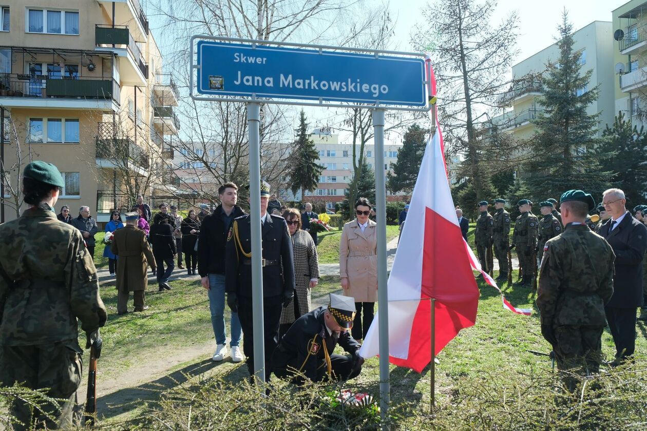  Odsłonięcie tablicy z nazwą skweru im. Jana Markowskiego –  kompozytora i pianisty z Lublina (zdjęcie 18) - Autor: DW