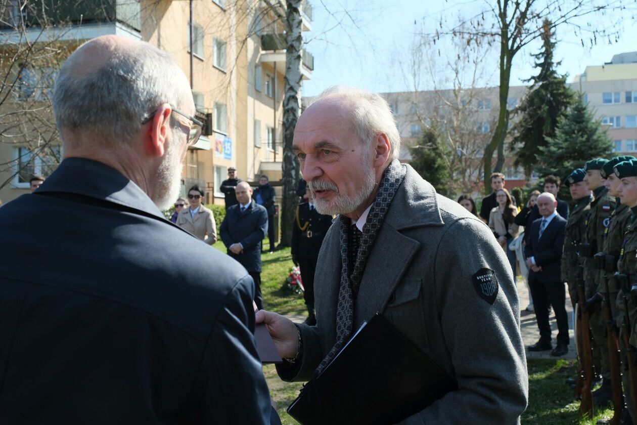  Odsłonięcie tablicy z nazwą skweru im. Jana Markowskiego –  kompozytora i pianisty z Lublina (zdjęcie 8) - Autor: DW