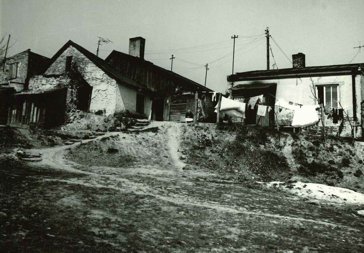  <p>Ul. Białkowska G&oacute;ra, stara zabudowa.</p>