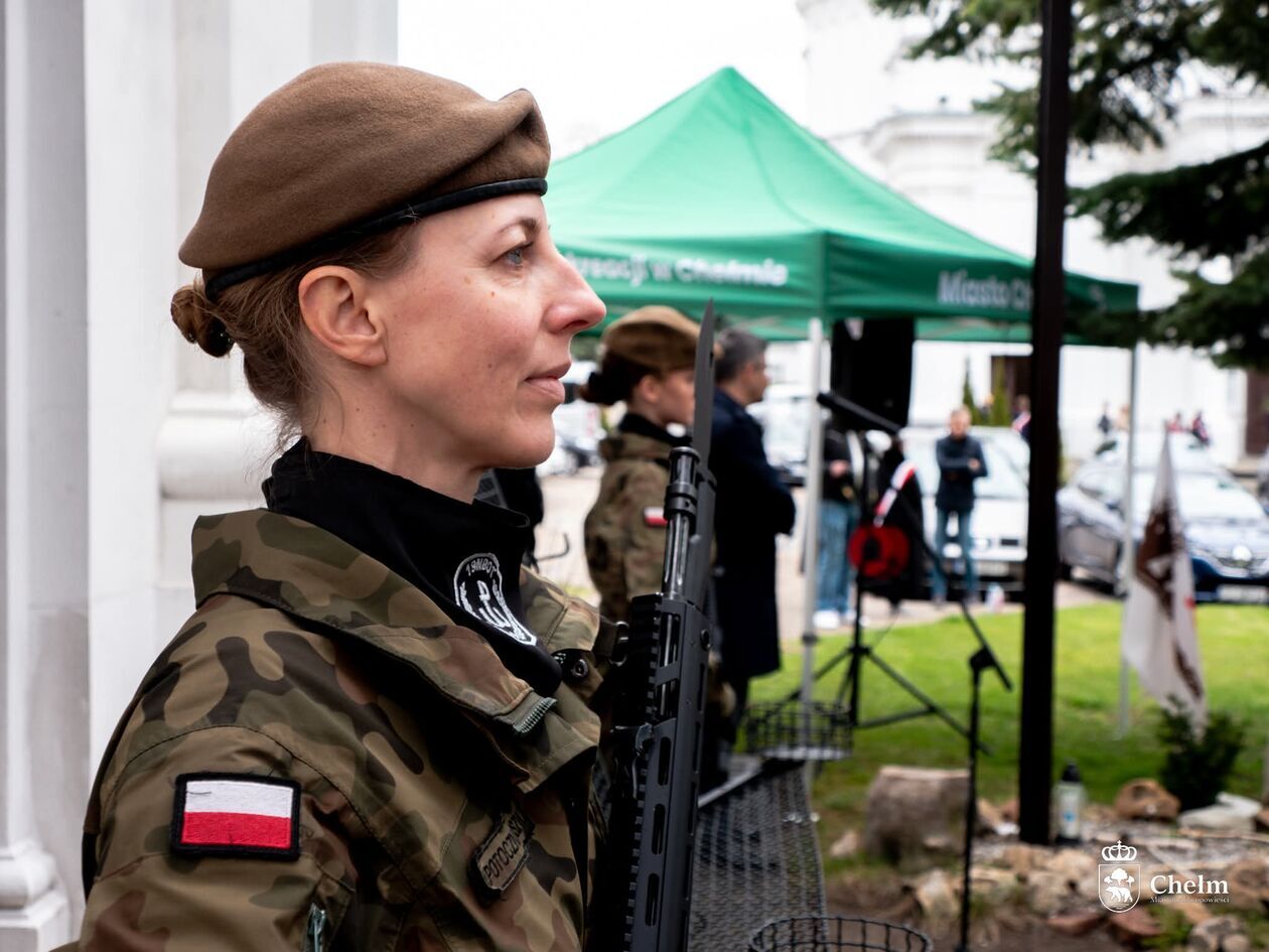  Uroczystości w Chełmie upamiętniające 85. rocznicę Zbrodni Katyńskiej oraz 15. rocznicę Katastrofy S (zdjęcie 24) - Autor: UM Chełm 