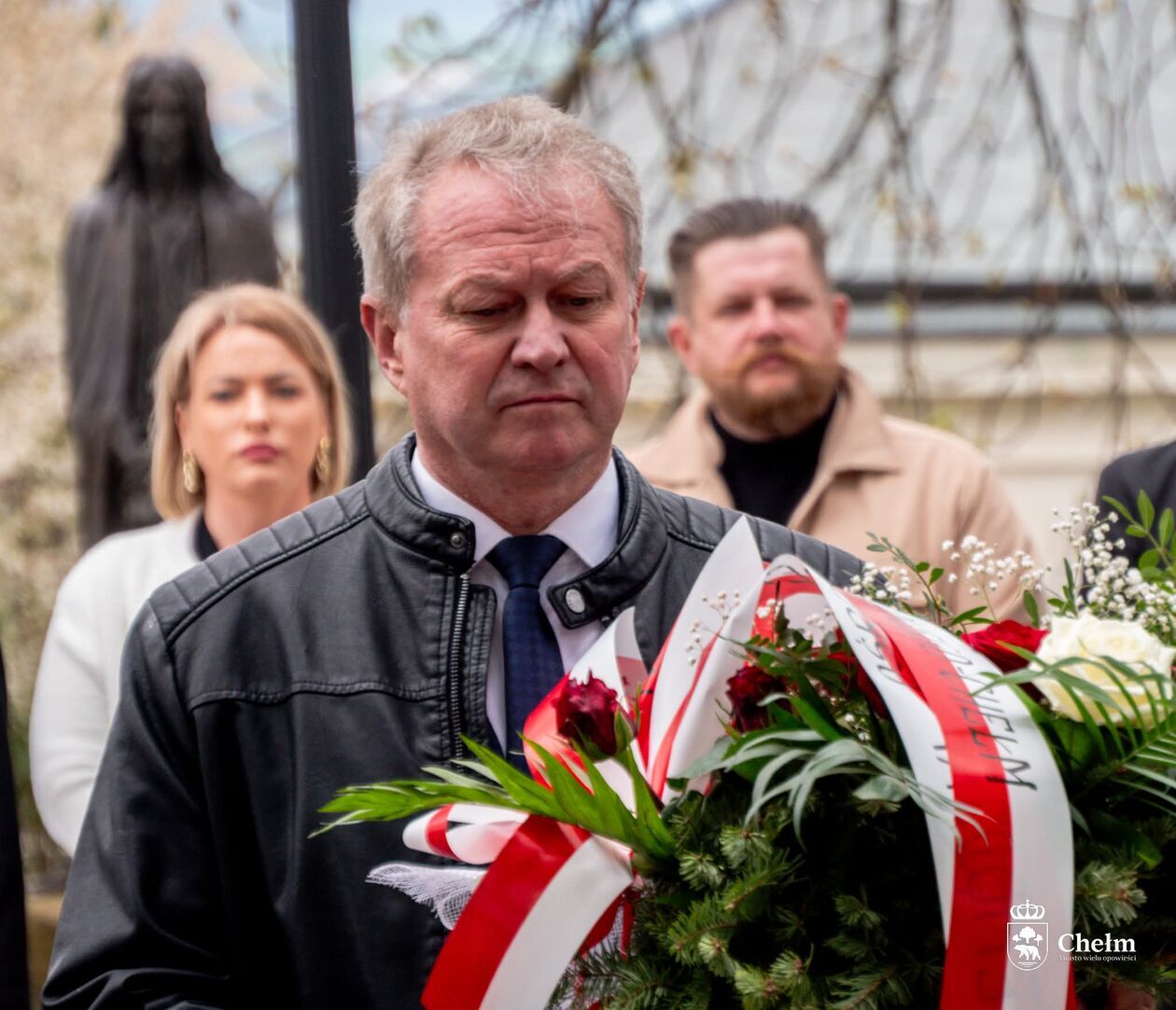  Uroczystości w Chełmie upamiętniające 85. rocznicę Zbrodni Katyńskiej oraz 15. rocznicę Katastrofy S (zdjęcie 11) - Autor: UM Chełm 