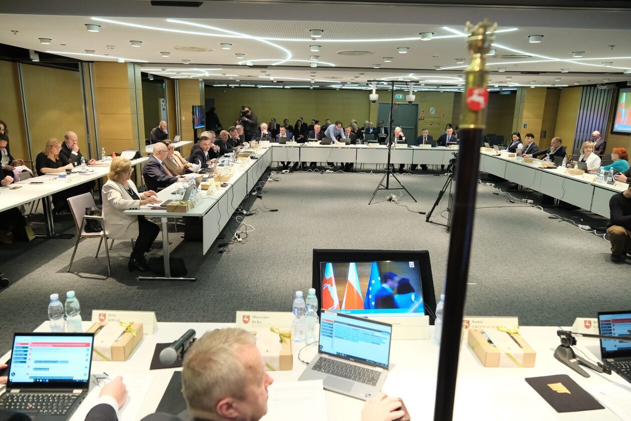  Petycja na sesji sejmiku województwa lubelskiego (zdjęcie 23) - Autor: DW