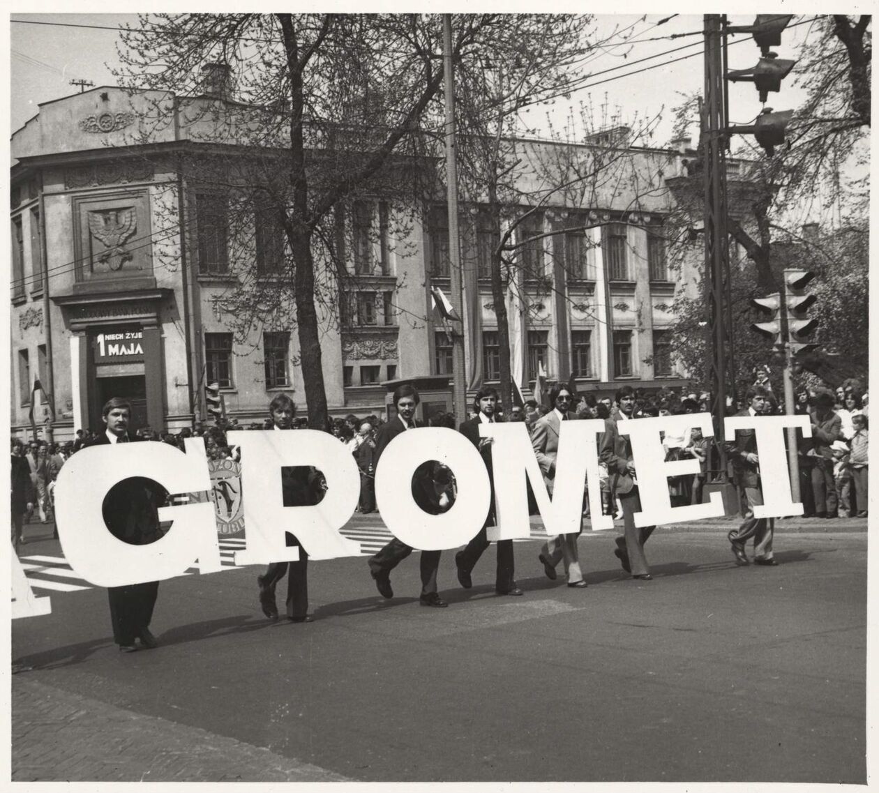  <p>1977 r. Poch&oacute;d 1 Maja na Placu Litewskim.</p>