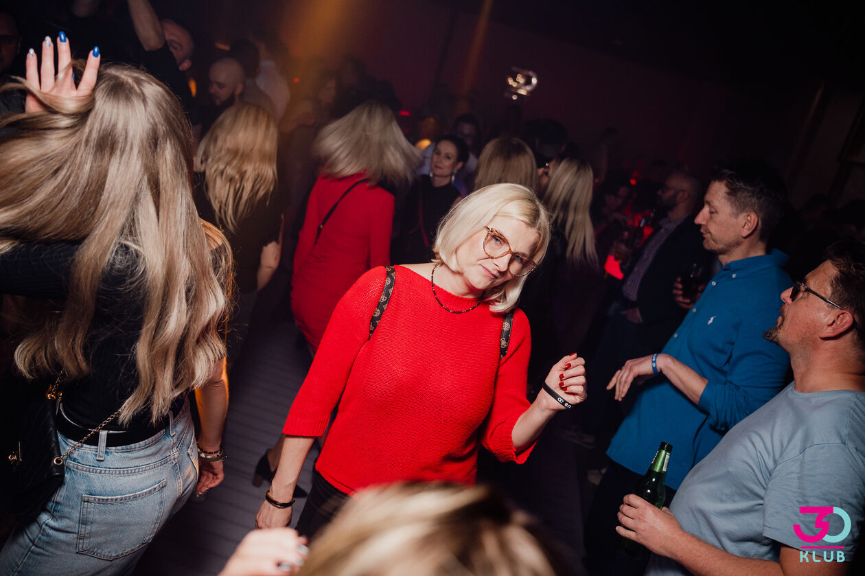  Piątkowy melanż w klubie 30 (zdjęcie 17) - Autor: Klub 30