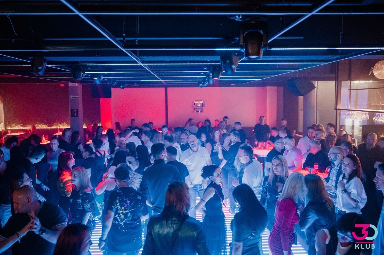  Piątkowy melanż w klubie 30 (zdjęcie 10) - Autor: Klub 30