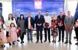 Wojciech Wołoch vice wojewoda wręczył obywatelstwa. (zdjęcie 2)