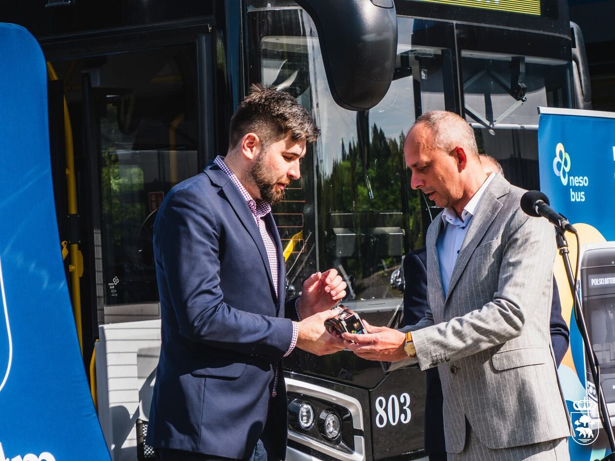  W Chełmie odbyła się oficjalna prezentacja pierwszych miejskich autobusów napędzanych wodorem  (zdjęcie 4) - Autor: UM Chełm 