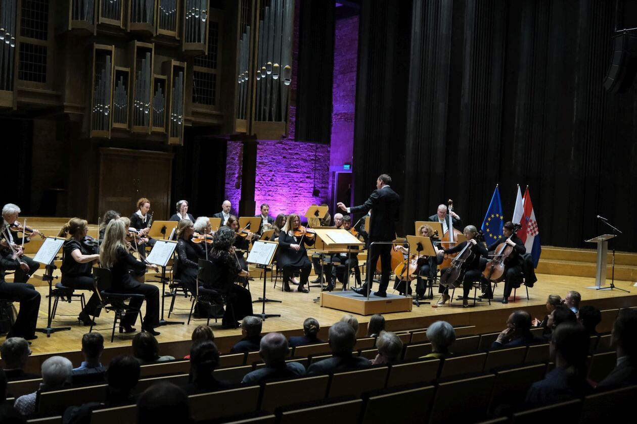  Koncert Dubrownickiej Orkiestry Symfonicznej w Filharmonii Lubelskiej (zdjęcie 55) - Autor: DW