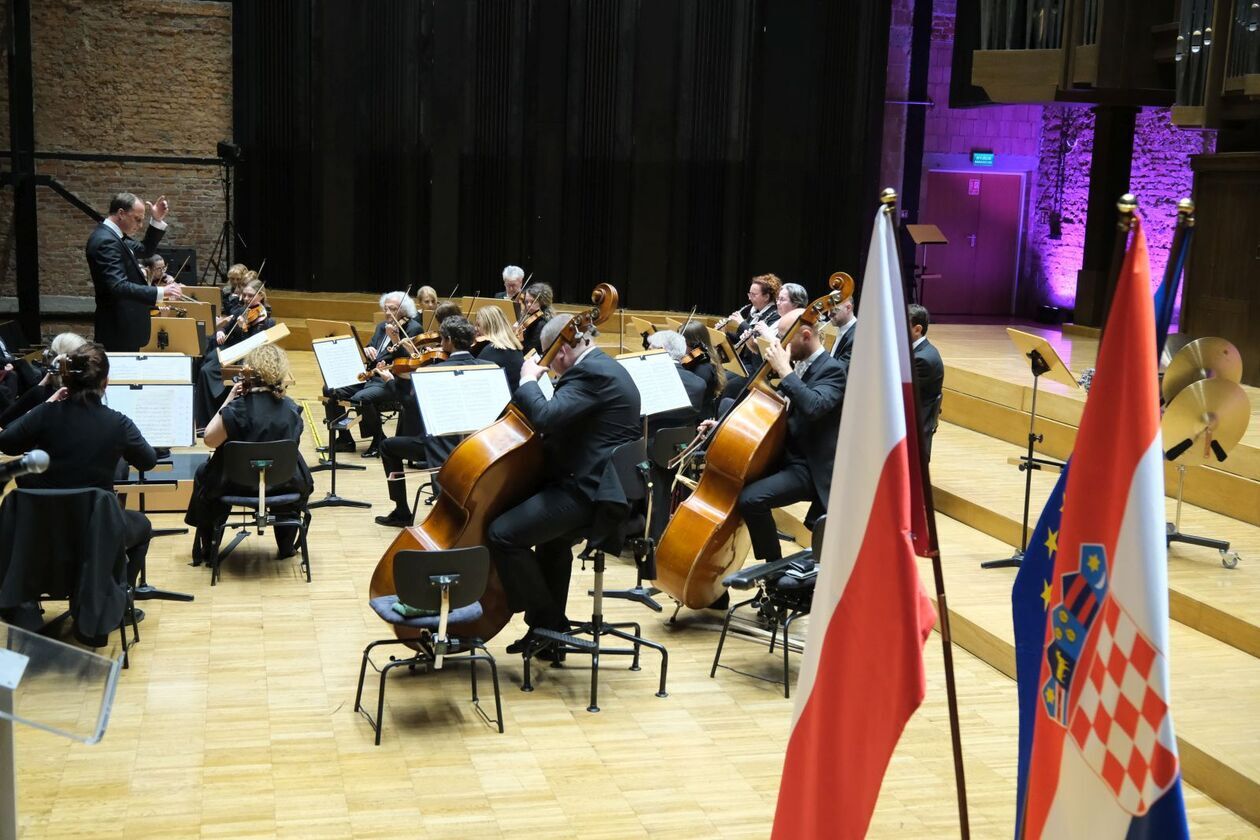  Koncert Dubrownickiej Orkiestry Symfonicznej w Filharmonii Lubelskiej (zdjęcie 51) - Autor: DW