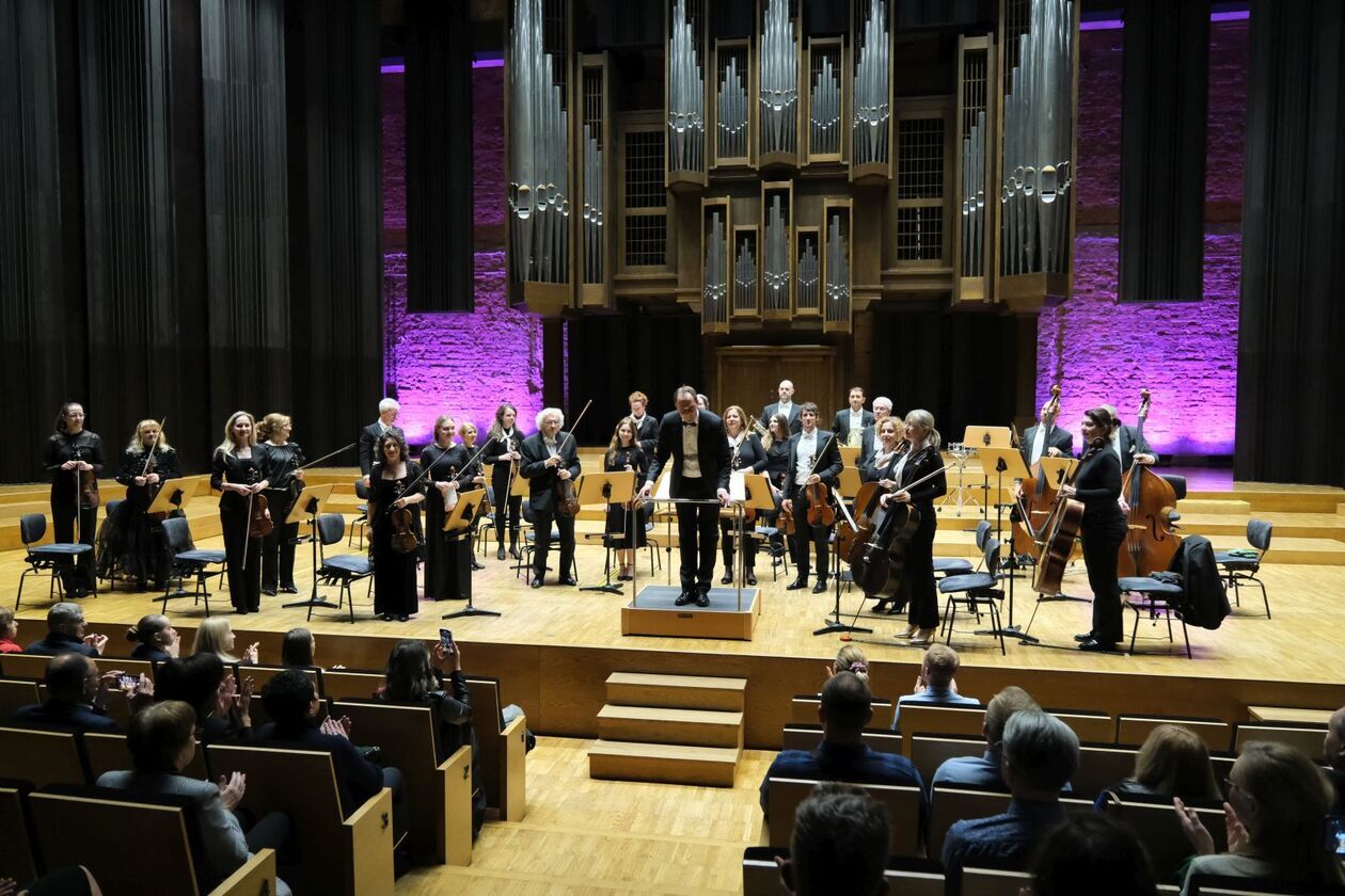  Koncert Dubrownickiej Orkiestry Symfonicznej w Filharmonii Lubelskiej (zdjęcie 50) - Autor: DW