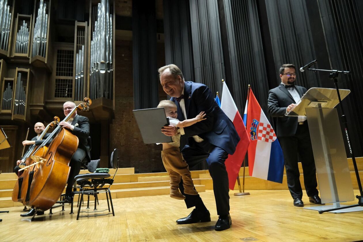 Koncert Dubrownickiej Orkiestry Symfonicznej w Filharmonii Lubelskiej (zdjęcie 47) - Autor: DW
