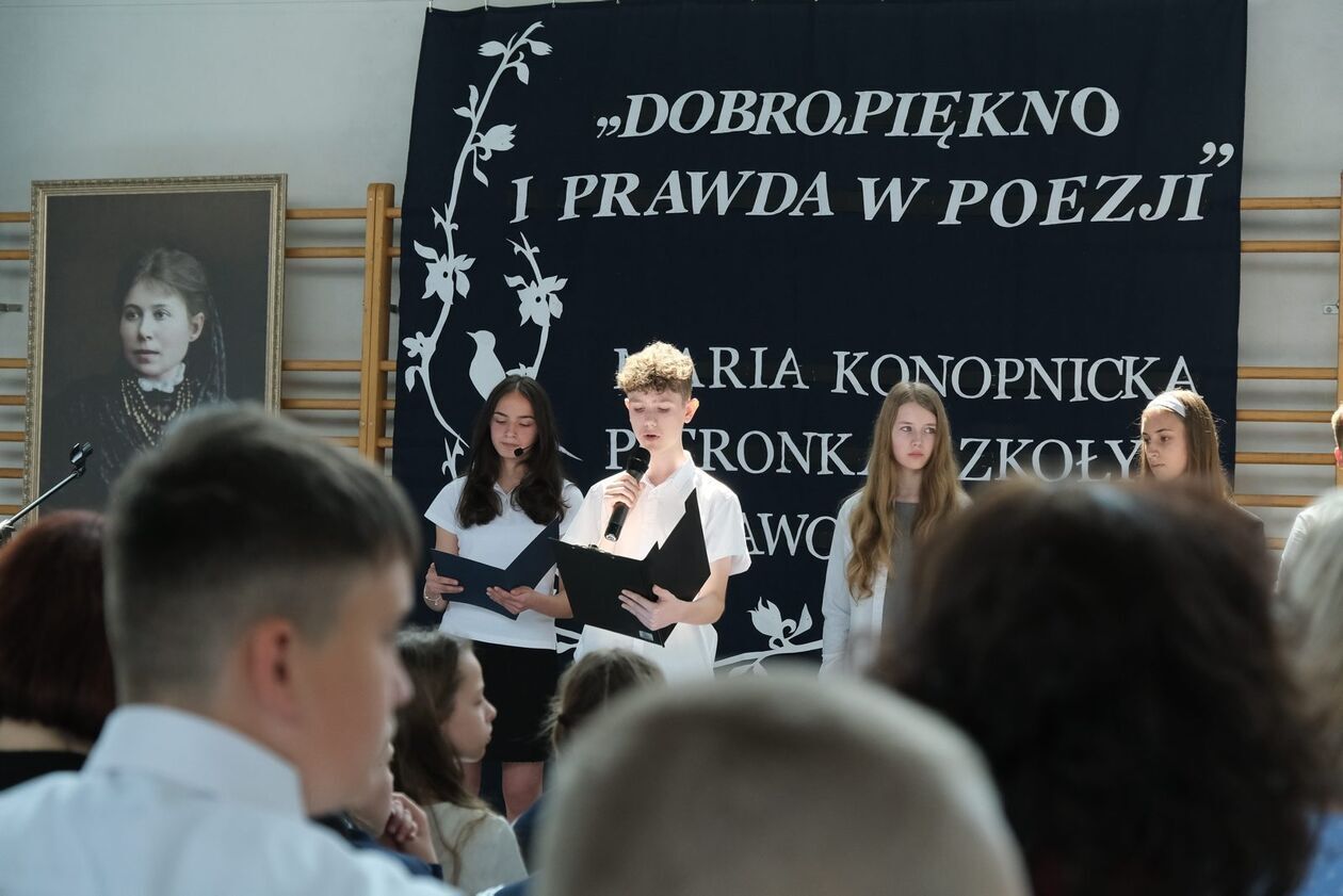  Jubileusz patronki lubelskiej Szkoły Podstawowej nr 52 (zdjęcie 1) - Autor: DW