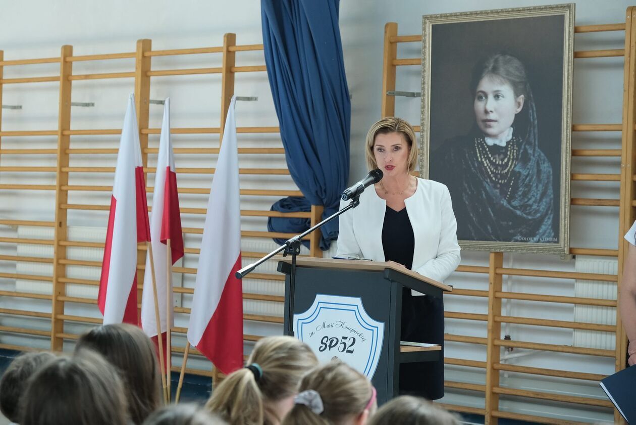  Jubileusz patronki lubelskiej Szkoły Podstawowej nr 52 (zdjęcie 12) - Autor: DW