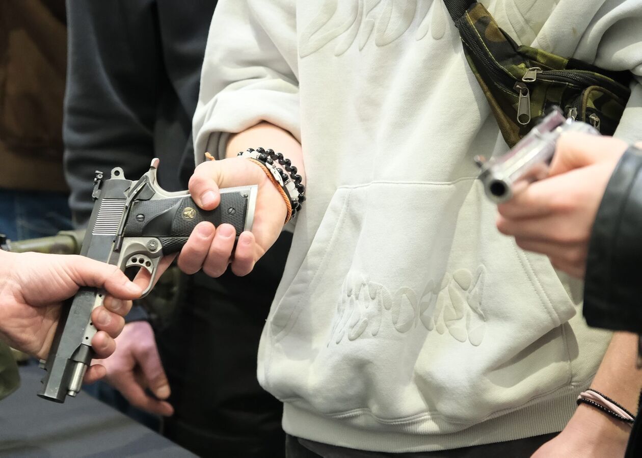  Zlot miłośników militariów w Targach Lublin (zdjęcie 7) - Autor: DW