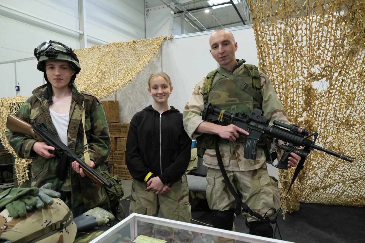  Zlot miłośników militariów w Targach Lublin (zdjęcie 26) - Autor: DW