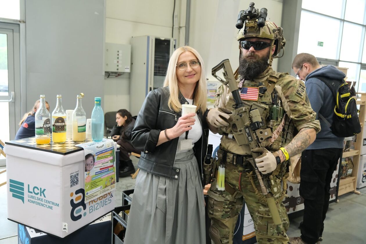  Zlot miłośników militariów w Targach Lublin (zdjęcie 36) - Autor: DW