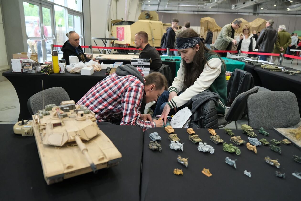  Zlot miłośników militariów w Targach Lublin (zdjęcie 44) - Autor: DW