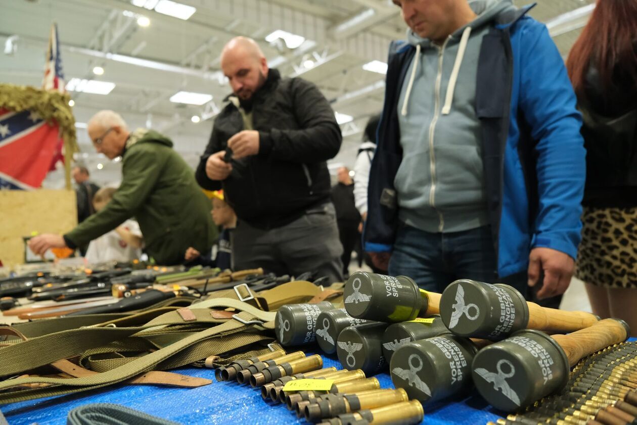  Zlot miłośników militariów w Targach Lublin (zdjęcie 33) - Autor: DW