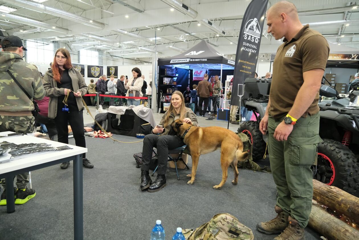  Zlot miłośników militariów w Targach Lublin (zdjęcie 12) - Autor: DW