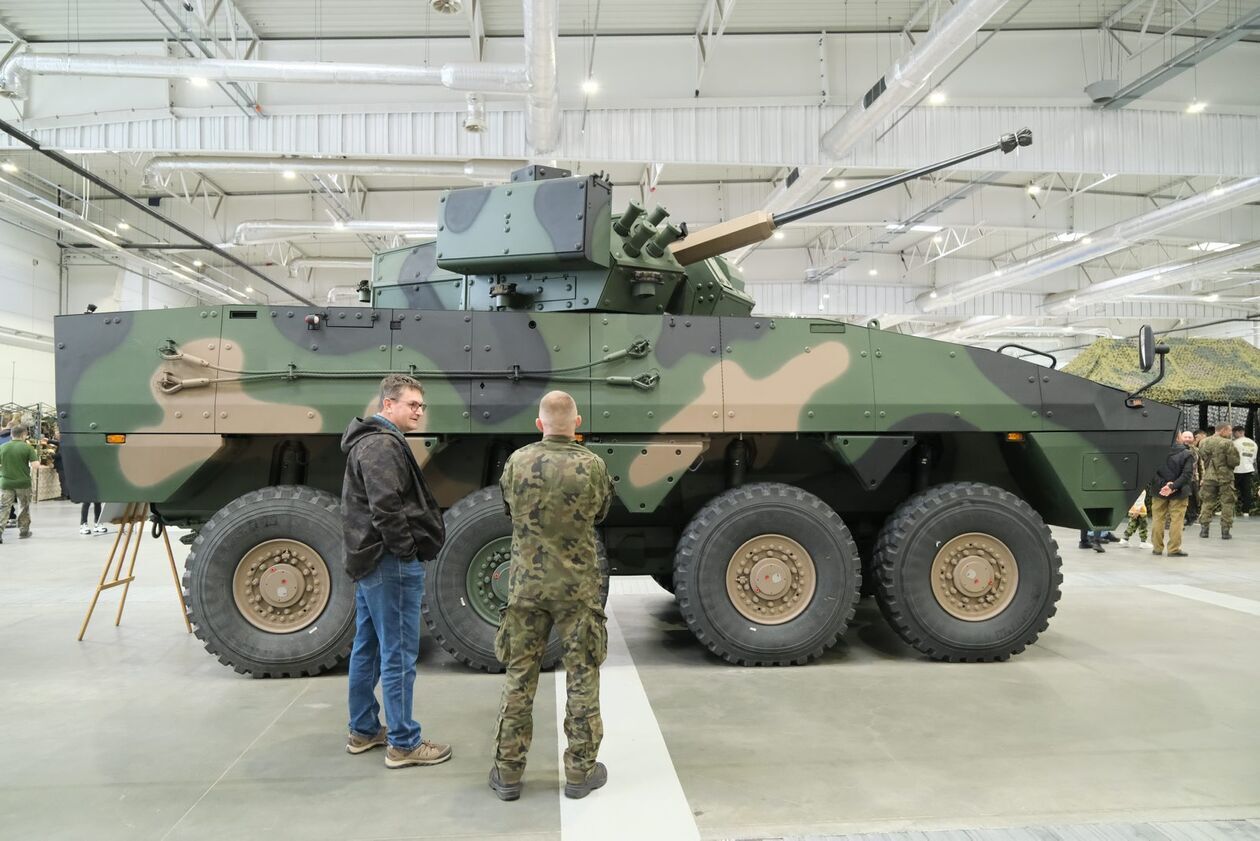  Zlot miłośników militariów w Targach Lublin (zdjęcie 20) - Autor: DW