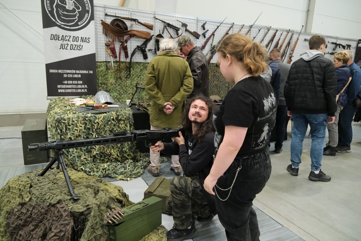  Zlot miłośników militariów w Targach Lublin (zdjęcie 42) - Autor: DW